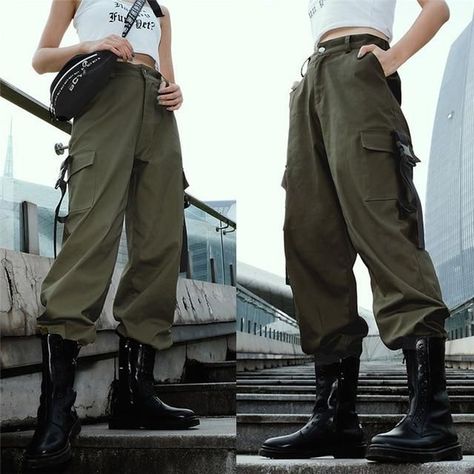 9aa42b31882ec039965f3c4923ce901bdesc40247243ri Safari Style Women, Ladies Cargo Pants, Womens Cargo, Cargo Pants Outfits, Cargo Pants Outfit, Hip Style, Green Cargo Pants, Green Cargo, Safari Style