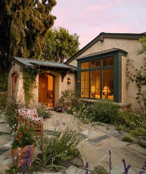 Cottage -- nice blend between the cottage style I like and the mediterranean style B. likes. Spanish Farmhouse, وابي سابي, Casa Hobbit, Mediterranean Exterior, Casas Coloniales, Spanish Style Homes, Have Inspiration, Hus Inspiration, Mediterranean Home