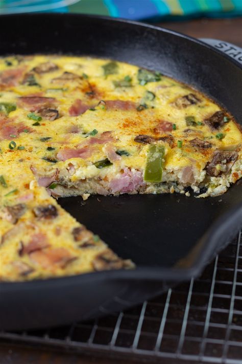 Cottage Cheese Frittata Recipe - The Protein Chef High Protein Frittata Recipes, The Protein Chef, Cottage Cheese Frittata, Bratwurst Dinner, Fritata Recipe, Low Carb Frittata, Sausage Frittata, Breakfast Tortilla, Cottage Cheese Breakfast