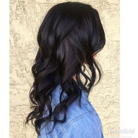 Deep Chocolate Brown hairstyle Dark Hair Colors, Dark Chocolate Hair, Dark Chocolate Brown Hair, Rambut Brunette, Winter Hair Colors, Hairstyle Curly, Black Brown Hair, Dark Brunette Hair, Chocolate Brown Hair Color