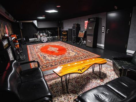 Rehearsal Space Band, Music Rehearsal Room Design, Bonus Room Music Studio, Music Jam Room, Rehearsal Room Design, Music Rehearsal Room, Band Rehearsal Room, Band Practice Room, Music Practice Room