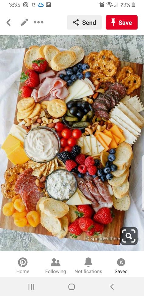 Cheap Snack, Charcuterie Board Meats, New Year's Eve Appetizers, Make Ahead Appetizers, Charcuterie Inspiration, Party Appetizers Easy, Party Food Platters, Charcuterie And Cheese Board, Cold Appetizers