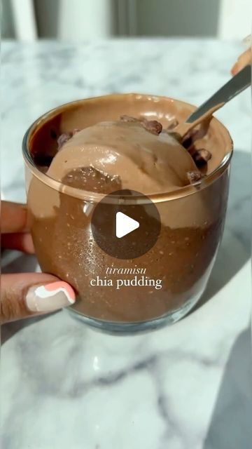 Tiramisu chia pudding Tiramisu Chia Pudding, Chia Seed Recipes, Chia Pudding Recipes, Medjool Dates, Week Diet, Food Favorites, Incredible Recipes, Cacao Nibs, Cold Coffee