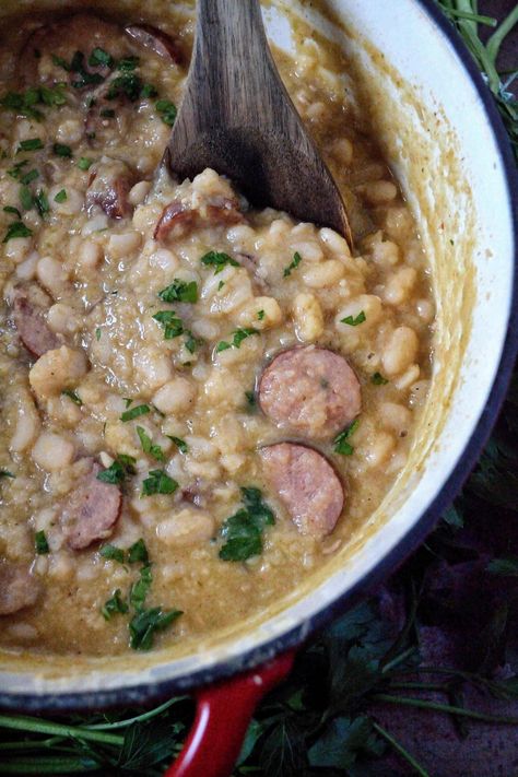 White Beans And Rice, Camellia White, White Bean Recipes, Recipes Southern, Southern Louisiana, Beans And Sausage, Louisiana Style, Southern Mom, Northern Beans