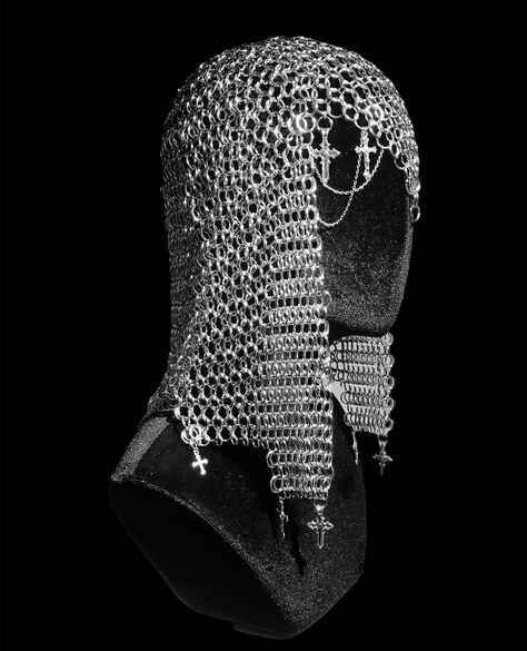 Joan Of Arc Costume, Knight Costume, Knight In Shining Armor, Joan Of Arc, Chain Mail, Medieval Fantasy, Fantasy Fashion, Comme Des Garcons, Knights