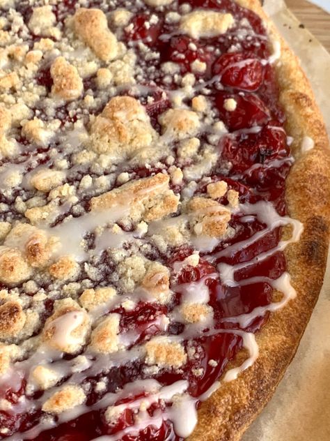 Pizza Hut Dessert Pizza, Cherry Dessert Pizza Recipe, Cherry Pie Dessert Pizza, Cherry Pie Pizza, Low Carb Dessert Pizza, Cherry Slices Recipe, Cherry Pizza Dessert, Strawberry Dessert Pizza, Pizza Ranch Dessert Pizza Recipe