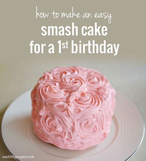 How to make a smash cake - An easy recipe and tutorial for an adorable first birthday smash cake. Make A Smash Cake, Smash Cake Recipe, First Birthday Smash Cake, Photobooth Ideas, Birthday Smash Cake, Baby 1st Birthday, Rocky Road