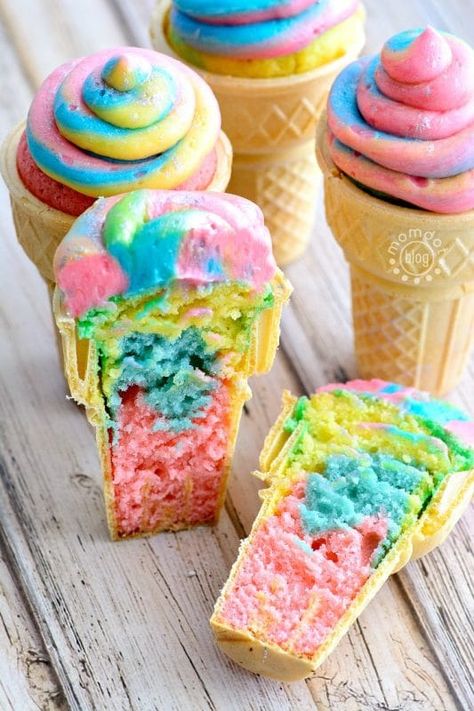 Cupcake Cones Recipe, Rainbow Waffles, Kids Birthday Party Food, Unicorn Desserts, Rainbow Frosting, Cupcake Cones, Unicorn Poop, Waffle Cake, Torte Cupcake