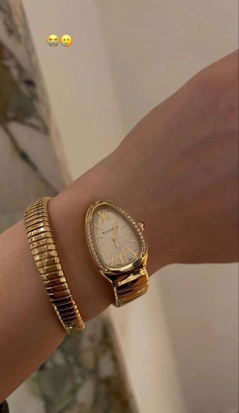 Luxury Jewelry Aesthetic, Gelang Manik-manik, Expensive Jewelry Luxury, Luxe Jewelry, Gelang Manik, Jewelry Accessories Ideas, Dope Jewelry, Classy Jewelry, Jewelry Essentials