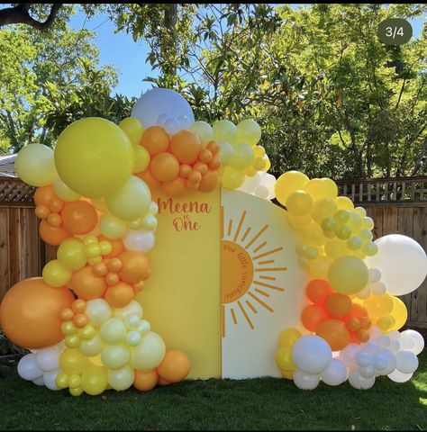 Sun First Birthday Party, Around The Sun First Birthday, Sunshine Birthday Theme, Sun First Birthday, Bee Themed Birthday Party, Sunshine First Birthday, Decoration Buffet, White Arch, Sunshine Birthday Parties