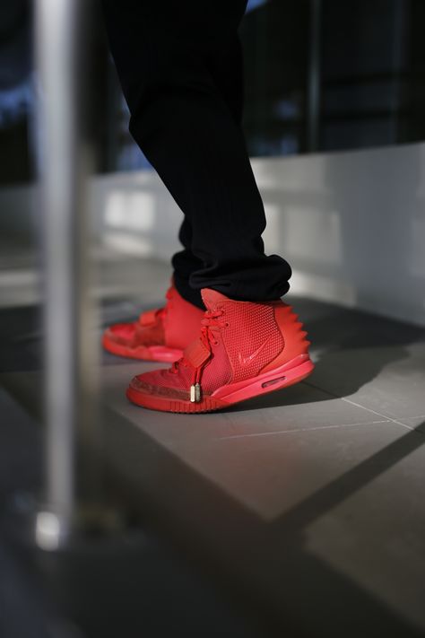 Red October Yeezy, Air Yeezy Red October, Tenis Wallpaper, Red Octobers, Air Yeezy 2, Yeezy 2, Air Yeezy, Red October, Private Plane