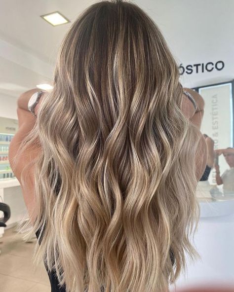 Hair Studio Gemeas on Instagram: "Blonde Hair ✨" Vanilla Almond Blonde, Almond Blonde Hair, Vanilla Almond Blonde Hair, Blonde Dimensional Hair, Almond Blonde, Blonde Hair Highlights, Dimensional Hair, Hair Appointment, Blonde Hair With Highlights