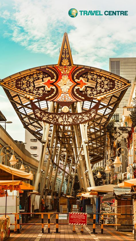 Experience the sights, sounds, and smells of Petaling Street Market in Kuala Lumpur, where the hustle and bustle of daily life merge with the charm of traditional Malaysian street markets. #kualalumpur #travel #asiatravel #asiavacations #naturelovers #nature #boho #bohoaesthetic Petaling Street, Urban Market, Street Market, Boho Aesthetic, Vacation Packages, Travel Deals, Asia Travel, Kuala Lumpur, Daily Life