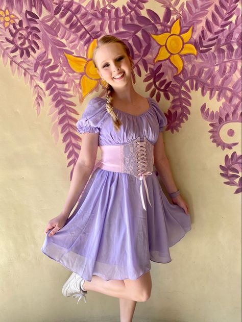 Rapunzel Disney Bounding, Disney Bound Rapunzel, Modern Rapunzel Outfit, Rapunzel Outfit Ideas, Rapunzel Disneybound, Rapunzel Outfit, Florida Outfits, Disney Paris, Cute Disney Outfits