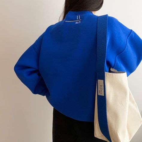 Christmas Tote Bag Ideas, Tote Bag Straps, Desain Tote Bag, Sac Tote Bag, Oversize Sweatshirt, Embroidered Tote Bag, Blue Tote Bag, Mode Abaya, Oversized Bag