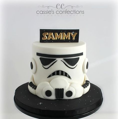 Storm trooper cake! #starwars #stormtrooper #starwarscake #starwarsbirthday #cassiesconfections Star Wars Torte, Storm Trooper Cake, Star Wars Birthday Cake, Fantasy Cake, Star Wars Cake, Star Wars Birthday Party, Custom Birthday Cakes, Star Wars Birthday, Disney Cakes