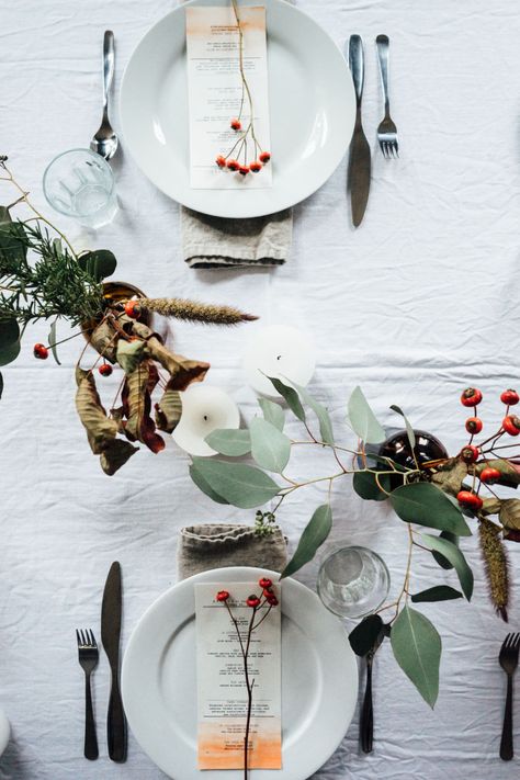 Thanksgiving Table Decor | EyeSwoon | Tending the Table Thanksgiving Tabletop Decor, Tafel Decor, Ideas Hogar, Beautiful Table Settings, Backyard Inspiration, Natural Christmas, Natural Home Decor, Cool Ideas, Thanksgiving Decor