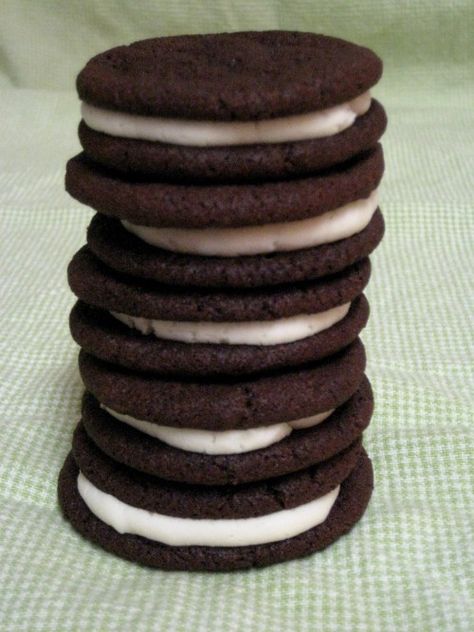 Homemade Oreos Homemade Oreos Recipe, Oreo Cakesters, Homemade Oreo Cookies, Homemade Oreos, Oreo Stuffed Chocolate Chip Cookies, Oreo Filling, Cookies And Cups, Cheesecake Recipes Classic, Nutter Butter Cookies