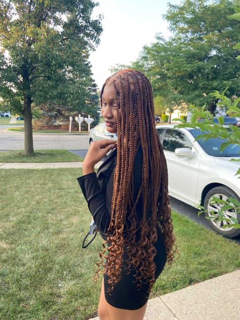 All Brown Knotless Braids With Curls, Medium Curly Ends Knotless Braids, Box Braids With Perm Rod Ends, Color 30 Braids For Black Women, Knotlessbraids With Curly Ends, Medium Knotless Braids Curls At The End, Twist Braids Curly Ends, Braids Ends Curly, Black Braids Curly Ends