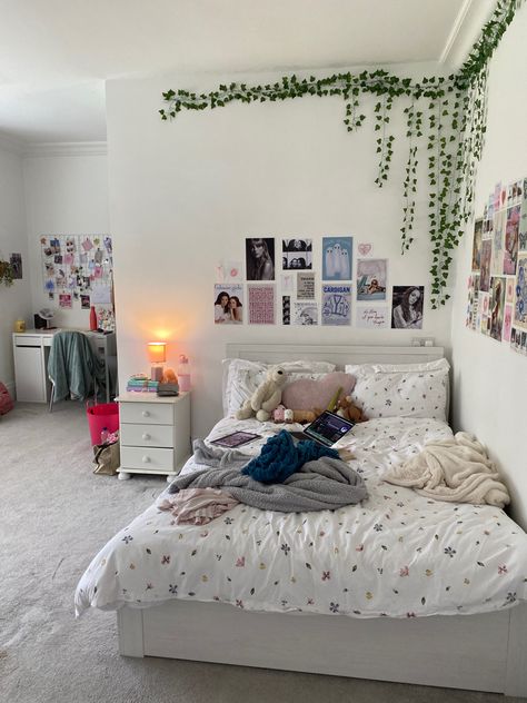 Teenage Room, Room Redesign, Dekorasi Kamar Tidur, Pinterest Room Decor, Preppy Room, Cozy Room Decor, Redecorate Bedroom, Teen Bedroom Decor, Room Design Bedroom