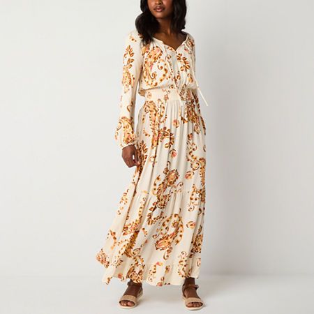 Whether you style this Ryegrass women's paisley maxi dress with a denim jacket and wedges or a leather jacket for an edgy look, you'll love having it in your rotation. It's made from crepe and features a split tie neck, long balloon sleeves, and a smocked waist. Features: SmockedClosure Type: TieNeckline: Split Tie NeckSleeve Length: Long SleeveSleeve Style: Balloon SleeveApparel Length: 50 InchesDress Length: Long LengthFiber Content: 100% RayonFabric Description: CrepeCare: Machine Wash, Tumbl Resort Casual Attire Women, Fall Maxi Dress, Paisley Maxi Dress, Maxi Dresses Fall, Women Long Sleeve Dress, Empire Waist Dress, Medium Dress, Large Dress, Modest Fashion Outfits