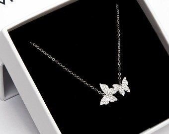 Classy Accessories, Silver Butterfly Necklace, Formal Ideas, Birthday Plans, Butterfly Necklace Gold, Gold Ring Designs, Silver Chains, Charm Necklaces, Silver Butterfly