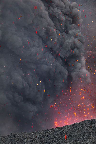 Dark ash cloud emitted during an explosion of Yasur in Vanuatu | Flickr - Photo Sharing! Sulfur Volcano, Golden Wasteland, Ashes Aesthetic, Explosion Aesthetic, Dabi Aesthetic, Ash Aesthetic, Volcano Ash, Ash Cloud, Ash Fire