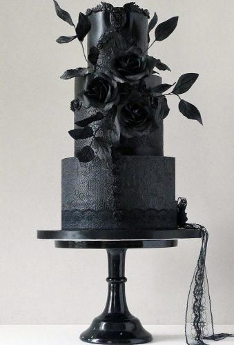 Gothic Cakes, Gothic Wedding Cake, Gothic Cake, Black Wedding Cake, Black Frosting, Halloween Wedding Cakes, Dark Wedding Theme, Big Wedding Cakes, Black Wedding Cakes