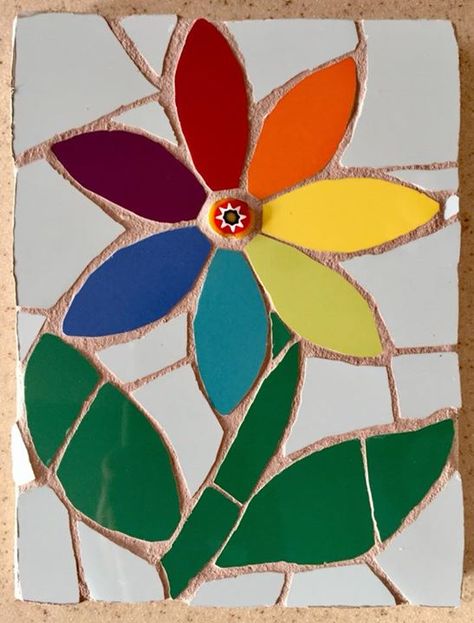 Mosaic rainbow flower Mosaic Projects Free Pattern, Nz Flowers, Mosaic Rainbow, Free Mosaic Patterns, Easy Mosaic, Mosaic Stepping Stones, Mosaic Pots, Mosaic Garden Art, Floral Mosaic