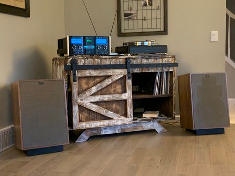 Klipsch Heresy Iv, Klipsch Heresy, Stereo Setup, Hifi Audio, Standing Desk, Audio, Desk, Furniture, Home Decor