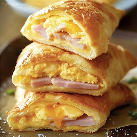 Ham, Egg and Cheese Pockets | Quick Breakfast Recipe - My Home Made Recipe Ham Egg And Cheese Pockets, Ham Egg And Cheese Crescent Rolls, Ham Egg Cheese Crescent Roll Casserole, Ham Egg And Cheese Croissant, Ham And Eggs Breakfast, Church Breakfast Ideas, Breakfast Meal Recipes, Egg Recipes Breakfast, Cheese Pockets