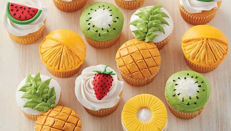 Fruit Cupcakes, Summer Cupcakes, Cupcake Queen, Fruity Cake, Birthday Room Decorations, Summer Party Themes, Decorated Bags, Jewelry Making Classes, Fruit Decorations