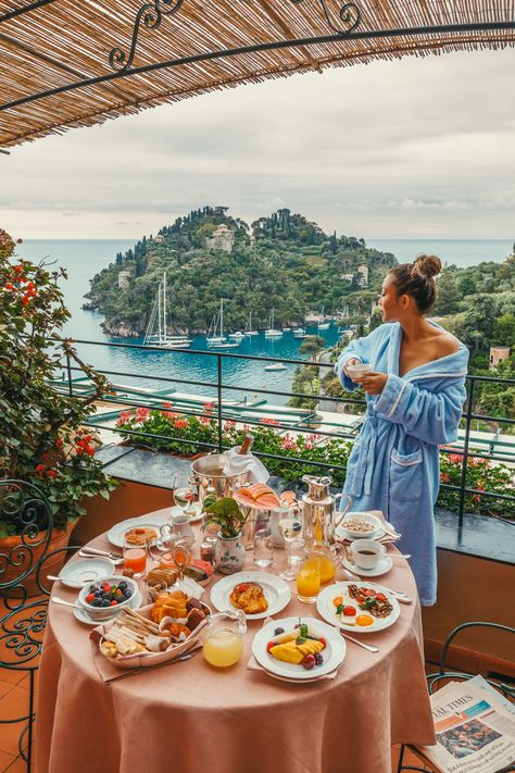 Portofino Travel Guide - Belmond Hotel Splendido // Notjessfashion.com Roadtrip Tips, Portofino Italy, Belmond Hotels, Luxury Travel Destinations, City Lifestyle, Italy Travel Guide, Foodie Travel, Travel Goals, Travel Inspo