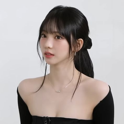 aespa karina icon Karina Aespa No Makeup, Karina Aespa Black Hair, Karina Hairstyle Aespa, Kpop Idols Black Hair, Karina Aespa Haircut, Karina Ponytail, Karina Aespa Makeup, Karina Haircut, Karina Wolf Cut