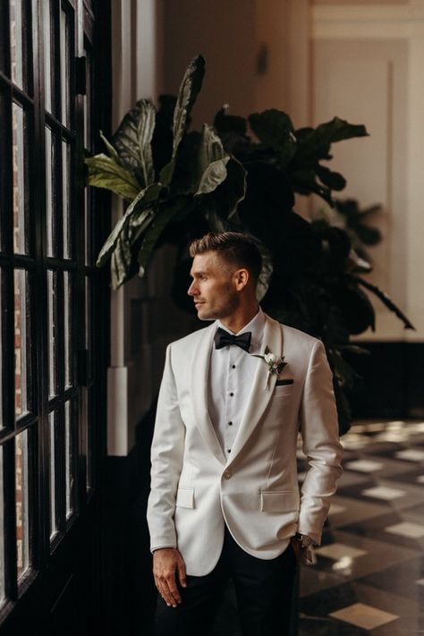 Man Wedding Tuxedo, Wedding Mens Tuxedo, Black White Groomsmen Attire, Classic Wedding Groom, Men’s Wedding Details, Vintage Tuxedo Wedding, Groom’s Suit, Cream And Black Groom Suit, Men’s Wedding Tux Styles