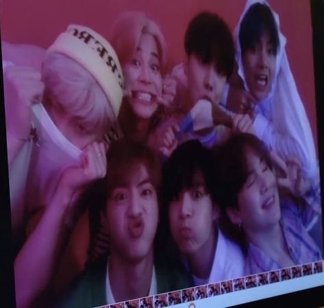 Pretty Best Friends, Taehyung Cute, Playlist Covers Photos, Bts Polaroid, Flipagram Instagram, Bts Group Photos, Bts Aesthetic Pictures, Bts Playlist, Bts Group