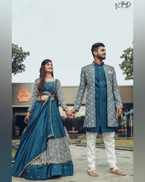 Engagement Couple Dress South Indian, Engagement Look For Bride And Groom, Indian Engagement Outfit For Groom, Best Engagement Photo Outfits, Engagement Matching Outfits, Groom Dress For Sangeet, Ringceremony Couple Dress, Reception Outfit For Groom Indian, Engegment Dresses Couple