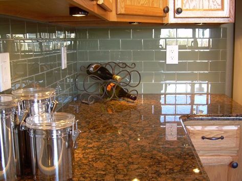 Brown Granite Countertops Kitchen, Brown Tile Backsplash, Kitchen Backsplash Ideas Brown Cabinets, Kitchen Design Granite Countertops, Style Kitchen Countertops, Popular Kitchen Countertops, Tan Brown Granite, Baltic Brown Granite, Brown Countertop