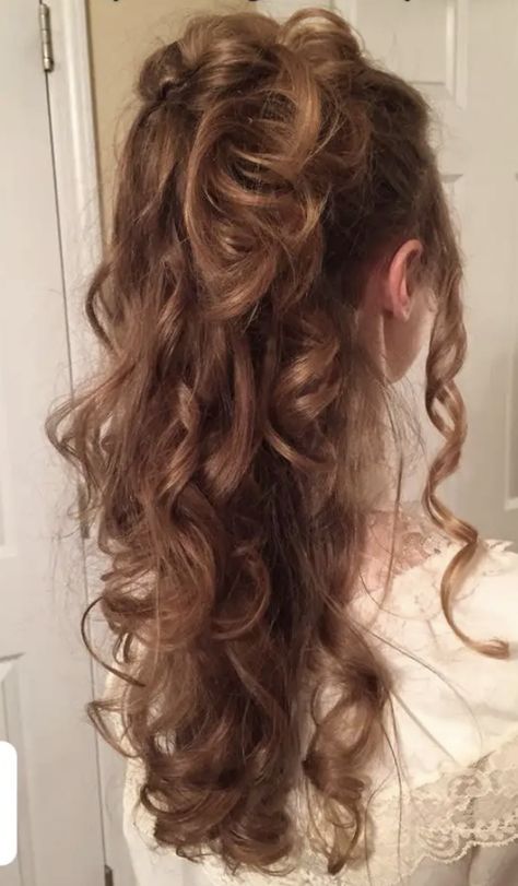 Up Hair Styles For Homecoming, Wavy Homecoming Hairstyles, Ariel Footloose Hair, Bumped Ends Hairstyle Long Hair, Wavy Light Blonde Hair, Prom Hairstyle Half Up Half Down, Long Hair Bouncy Curls, Hair Inspo Formal, Long Wavy Hair Updo