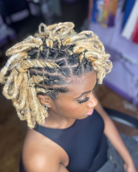 Loc Loop Styles, Locs Formal Hairstyles, Lox Hairstyles, Unique Loc Styles, Short Dreadlocks Styles, Dreads Styles For Women, Loc Hairstyles, Beautiful Locs, Beautiful Dreadlocks