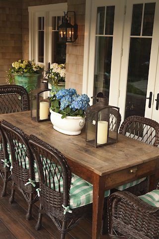 back porch dining....I dream of having a back porch where we can have a huge table for my family to gather around. Porch Dining, Porch Chairs, Wicker Chairs, Outside Living, Decks And Porches, Cool Ideas, Screened Porch, Outdoor Rooms, Küchen Design