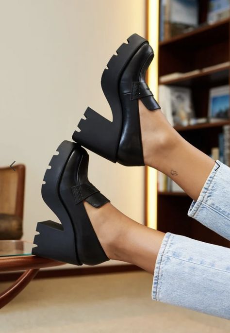 High Heel Loafers Outfit, Casual Work Shoes Women, Summer Work Fashion, Staple Shoes, Work Shoes Women, Fashion Shoes Flats, Wedge Loafers, Just Fab Shoes, Justfab Shoes