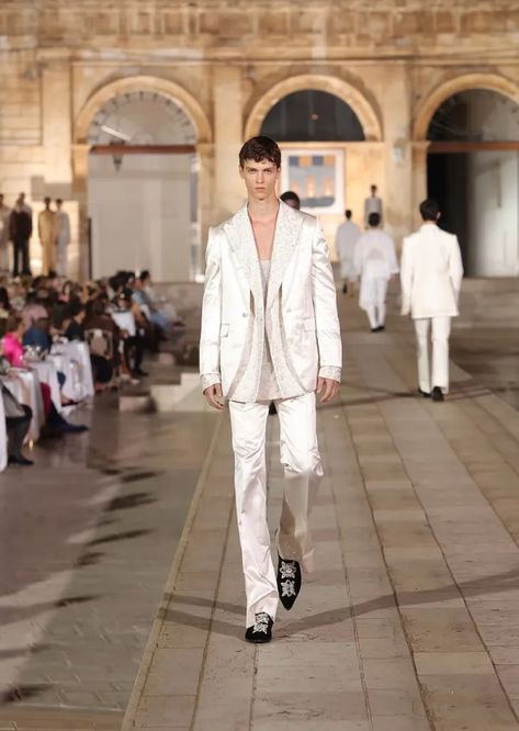 Dolce&Gabbana Alta Sartoria 2023 Puglia - Fashionably Male Dolce Gabbana Alta Moda, Organza Shirt, Classic Trousers, Stefano Gabbana, White City, Dolce And Gabbana Man, Stunning Outfits, Contrast Collar, Double Breasted Coat