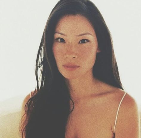 femme fatale on Twitter: "Lucy Liu, 90s.… " Lucy Liu, 90s Hairstyles, Female Actresses, Stanley Kubrick, Face Expressions, Jessica Chastain, Just Girl Things, Aesthetic Vintage, Black Swimsuit