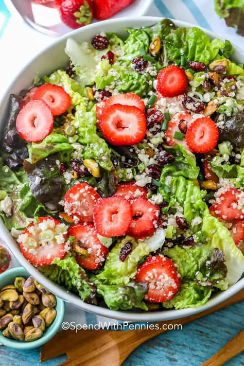 Experience the ultimate summer treat with this pistachio strawberry salad. Tossed in a simple maple vinaigrette, it's the star of any meal! Easy Strawberry Salad, Summer Strawberry Salad, Strawberry Salad Dressing, Best Summer Salads, Homemade Vinaigrette, Pistachio Salad, Strawberry Pretzel Salad, Side Salad Recipes, Avocado Tomato Salad