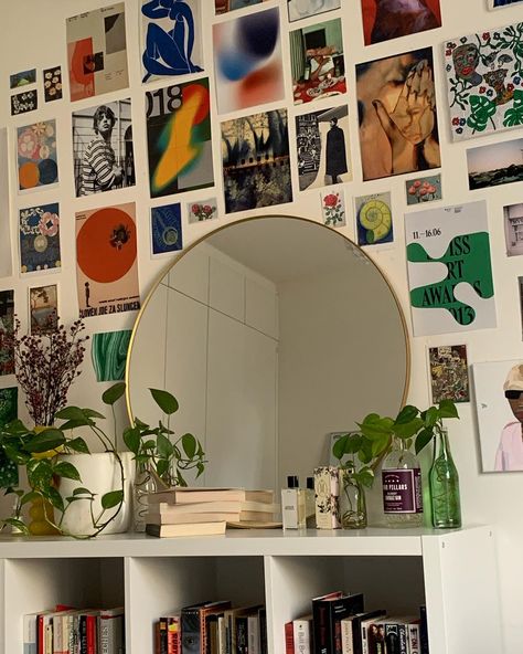 Vanity Bookshelf Ideas, Gallery Wall Teenage Bedroom, Cute Bookshelf Ideas Aesthetic, Bookshelf Room Aesthetic, Vanity Bedroom Aesthetic, Bookshelves Aesthetic Bedroom, Aesthetic Bookshelf Bedroom, Bookshelf With Mirror, Bookshelves In Bedroom Aesthetic