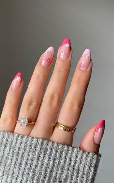 Aurora Nails Design, Almond Nails Designs Summer, Latest Nails, Pink Nail Ideas, Almond Shaped Nails Designs, Hottest Nail Trends, Nail Pics, Latest Nail Designs, Baby Pink Nails