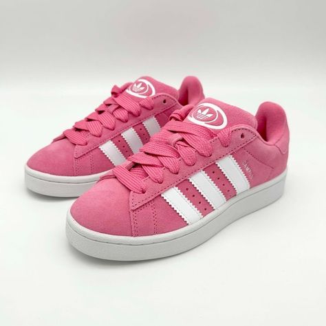 The Adidas Campus 00s Pink Fusion sneakers are a stylish and modern take on the classic Adidas Campus model that first came out in the 1980s. Let’s break down the main features and what makes these kicks special.  #adidas #adidascampus #adidascampus00s #pinkfusion Pink Adidas Campus 00s, Pink Campus 00, Pink Adidas Campus, Adidas Campus Pink, Campus 00s Pink, Skor Sneakers Nike, Pretty Sneakers, Adidas Campus 00s, Pink Campus