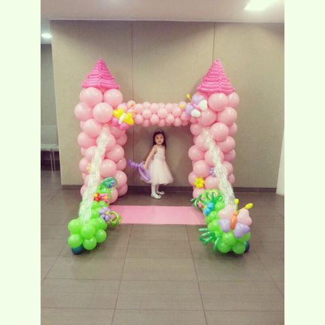 princess castle backdrop - Google Search Castle Entryway, Princess Castle Backdrop, Princess Balloons, Fairy Tale Castle, Castle Backdrop, Princess Birthday Party Decorations, Princess Theme Birthday, Disney Princess Birthday Party, Princess Theme Birthday Party