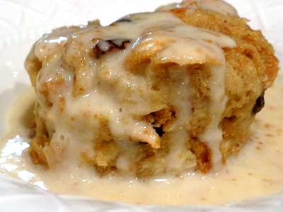 New Orleans Bread Pudding Creole Bread Pudding, New Orleans Style Bread Pudding, Classic New Orleans Bread Pudding, Louisiana Bread Pudding Recipe, New Orleans Bread Pudding Recipe, Bread Pudding New Orleans, New Orleans Bread, White Chocolate Bread, White Chocolate Bread Pudding